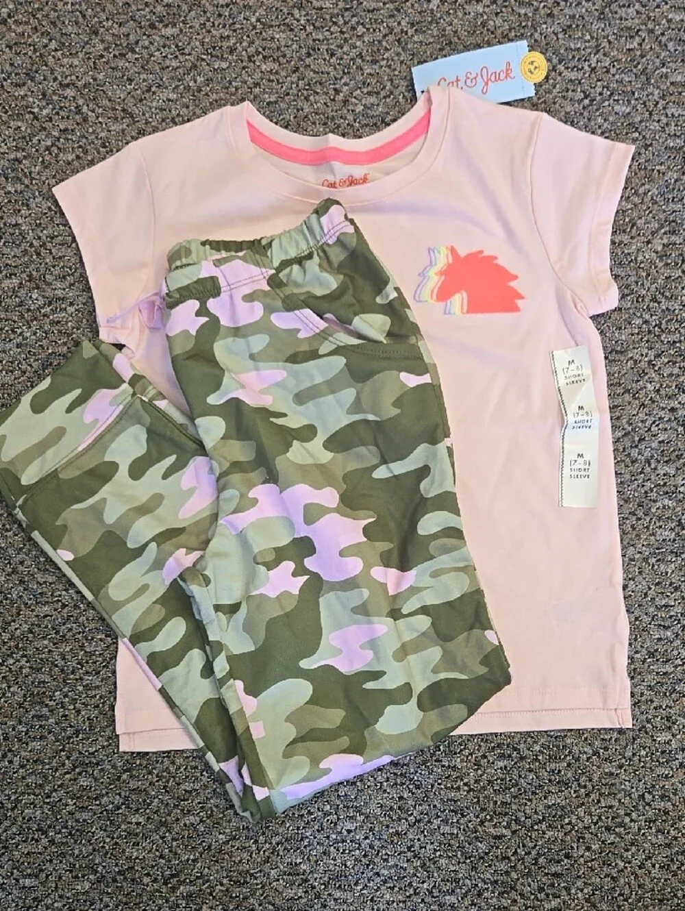Girls 7/8 Outfit - Cat & Jack Pink Tee with Green and Pink Camo Joggers